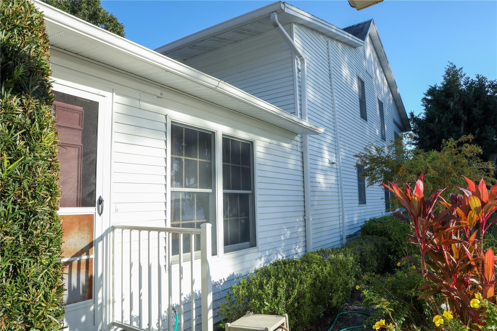 1542 LAKE ARIANA BLVD, AUBURNDALE, FL, 33823