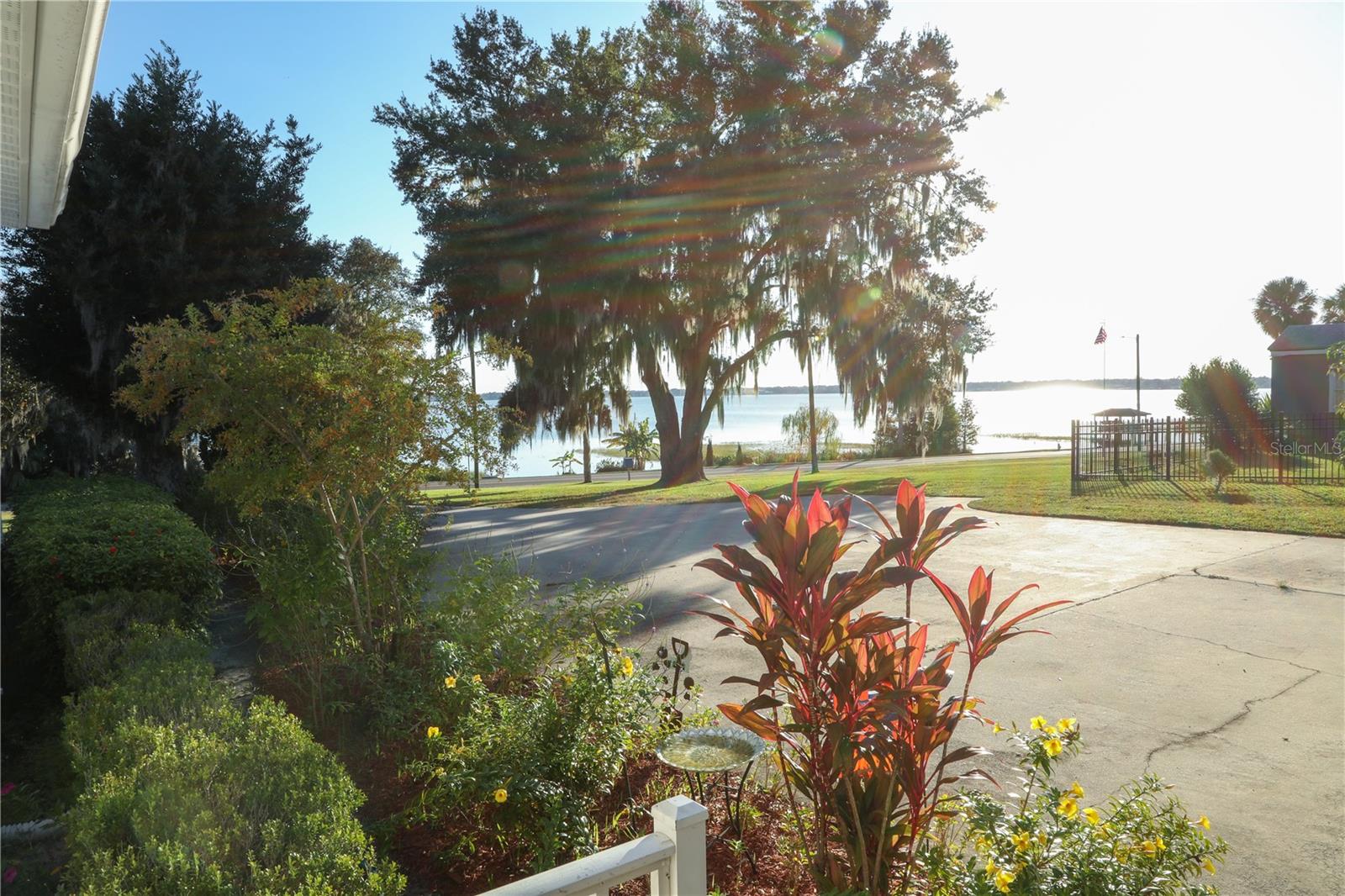 1542 LAKE ARIANA BLVD, AUBURNDALE, FL, 33823