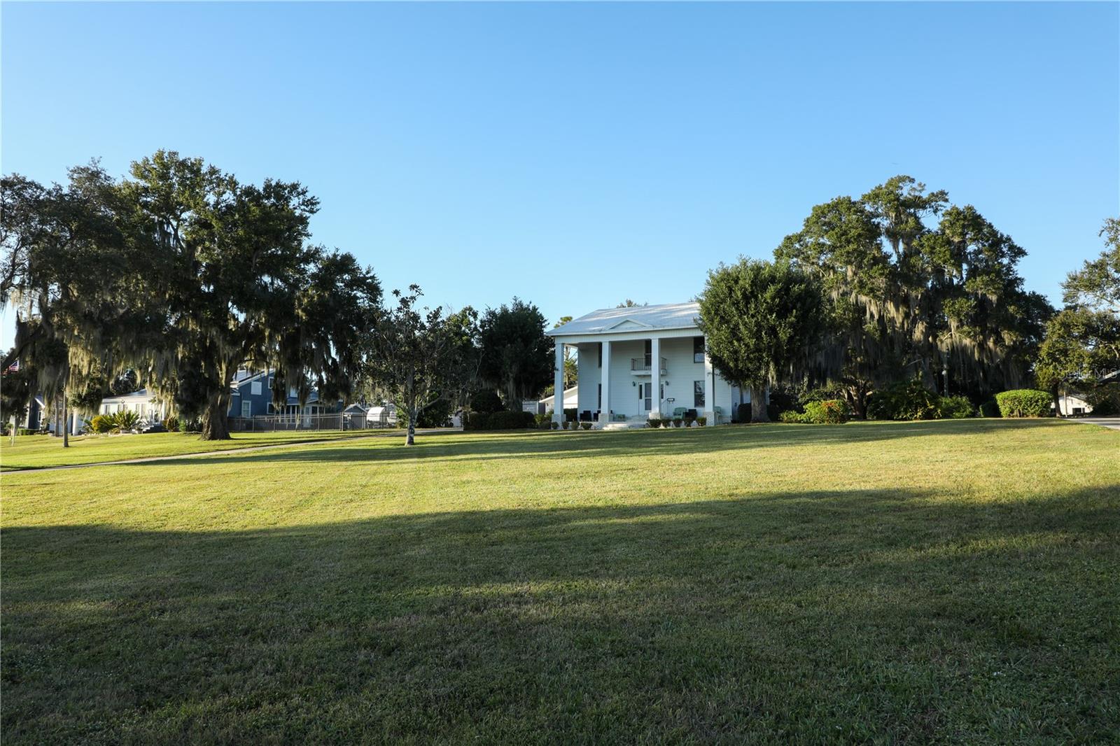 1542 LAKE ARIANA BLVD, AUBURNDALE, FL, 33823