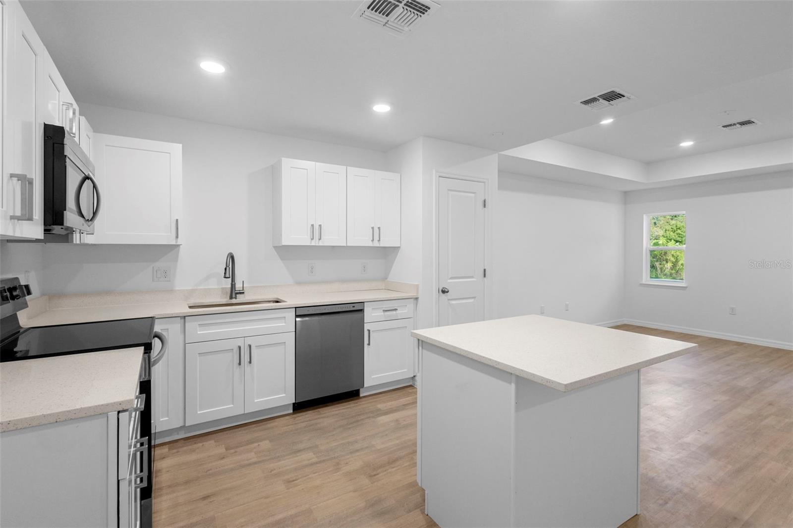 2264 SUANEE, EUSTIS, FL, 32726