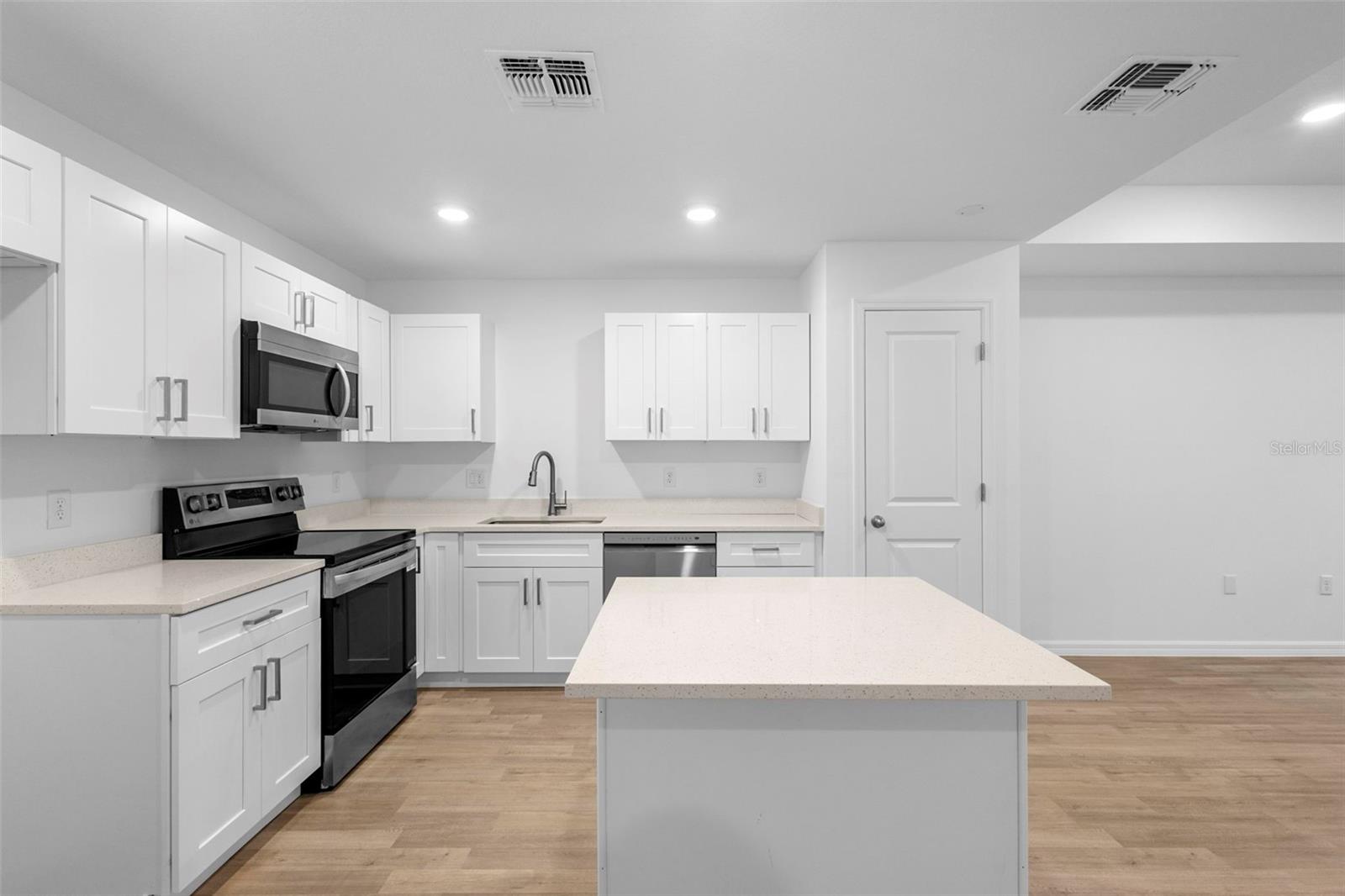 2264 SUANEE, EUSTIS, FL, 32726