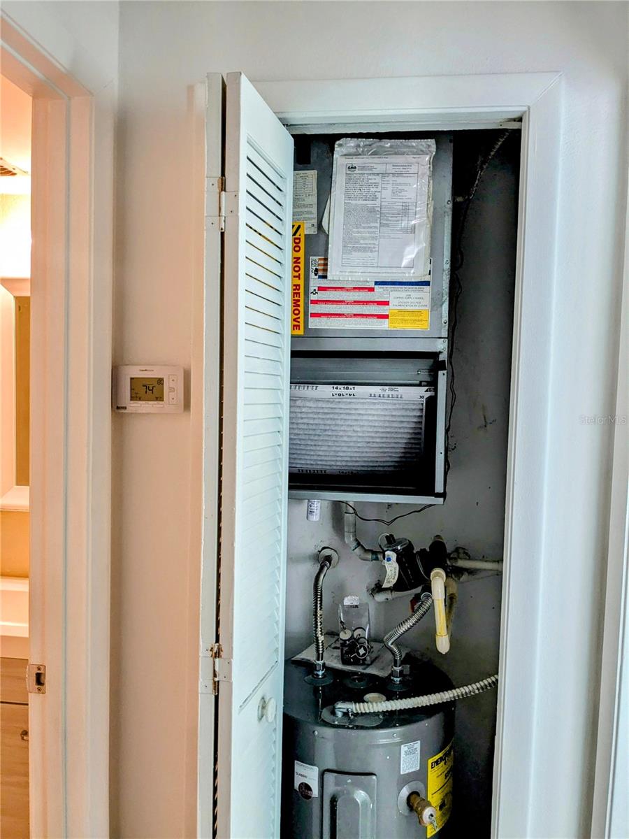 8702 MALLARD RESERVE DR #104, TAMPA, FL, 33614