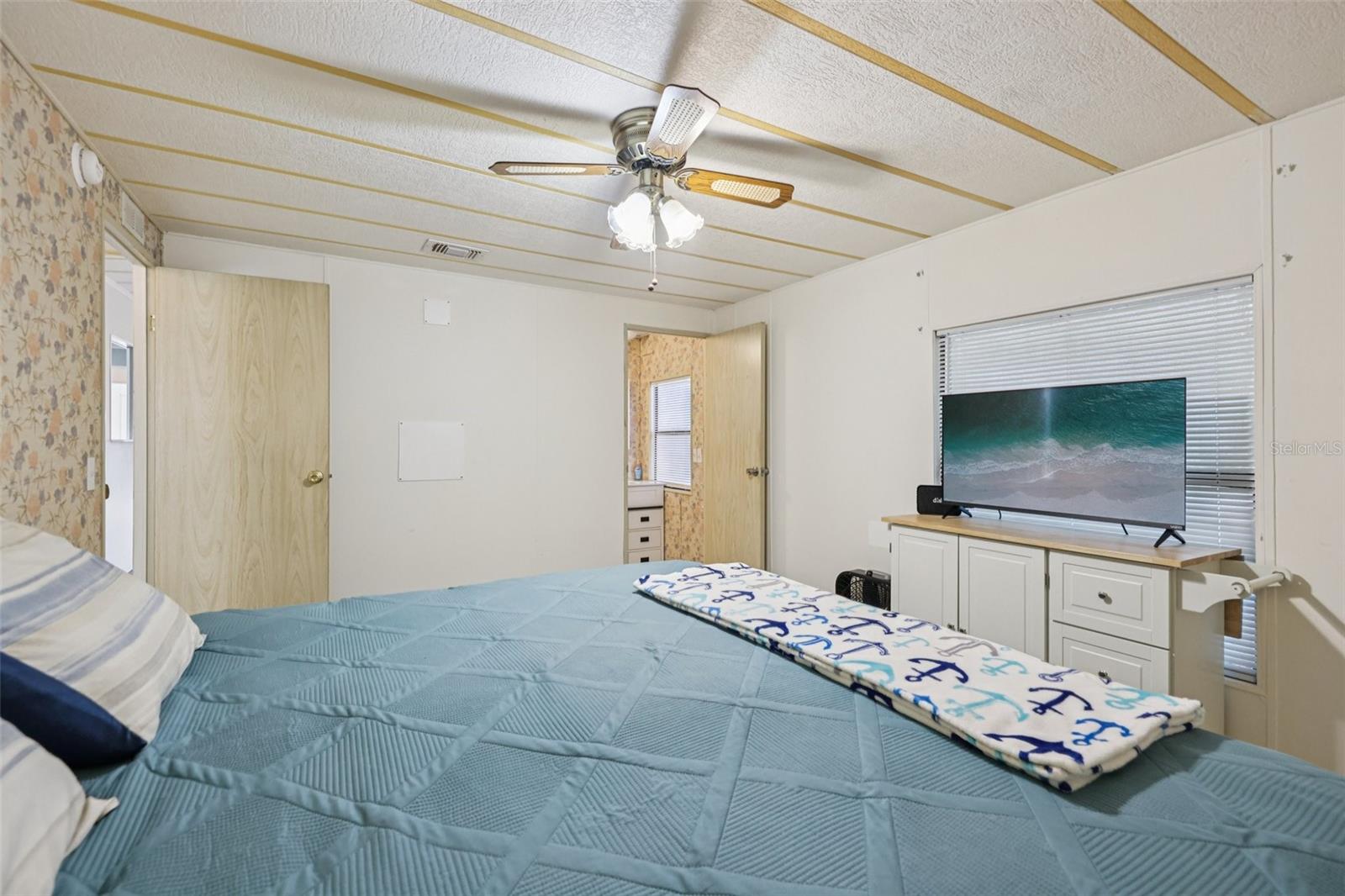 6786 NE 5TH PL, OCALA, FL, 34470