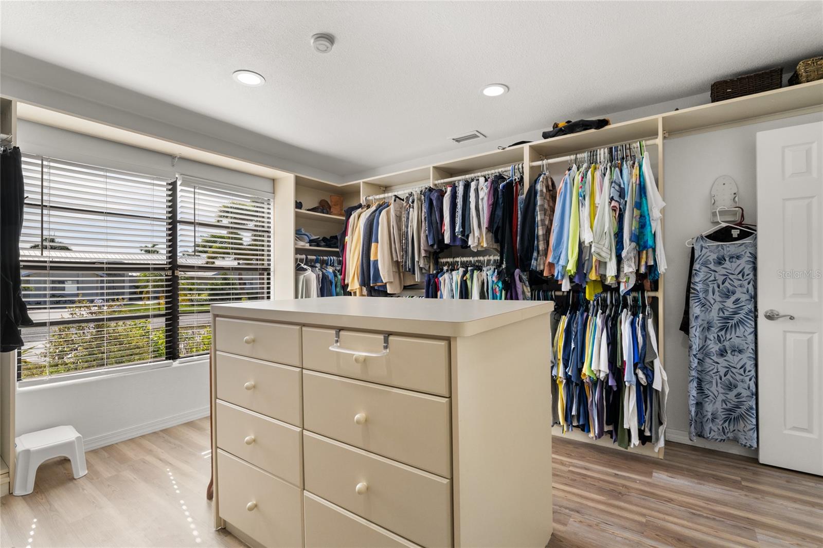 136 CREEK DR SE, PORT CHARLOTTE, FL, 33952