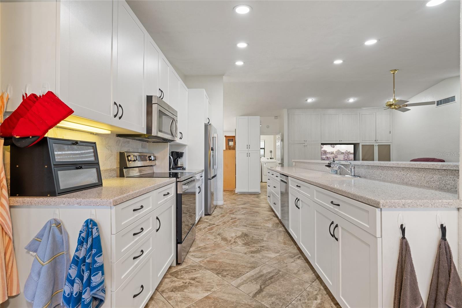 136 CREEK DR SE, PORT CHARLOTTE, FL, 33952