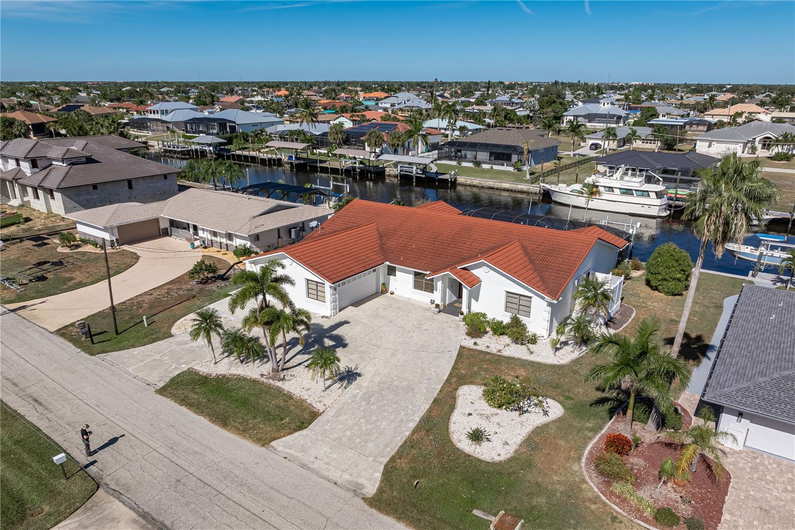 136 CREEK DR SE, PORT CHARLOTTE, FL, 33952