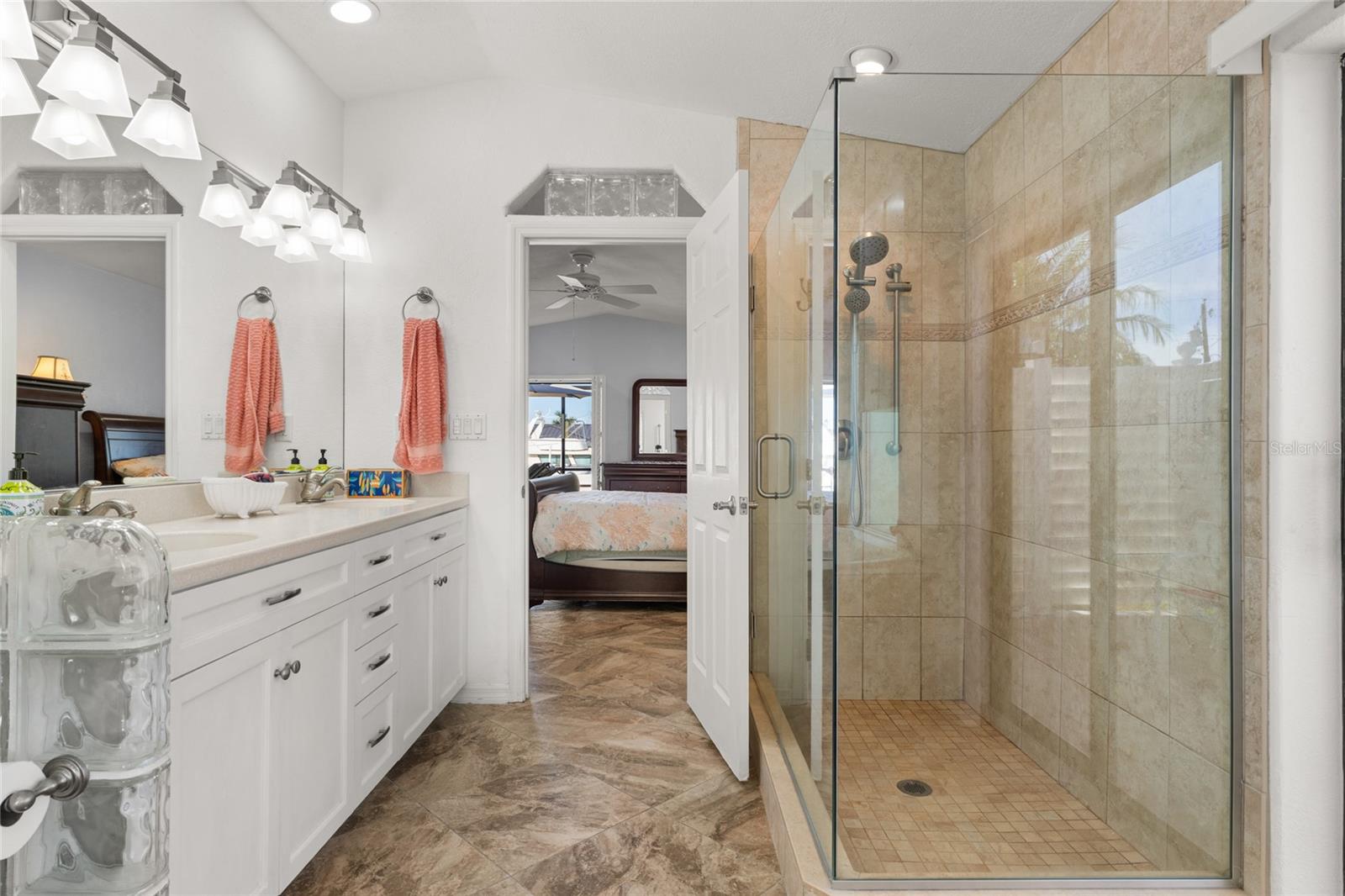 136 CREEK DR SE, PORT CHARLOTTE, FL, 33952