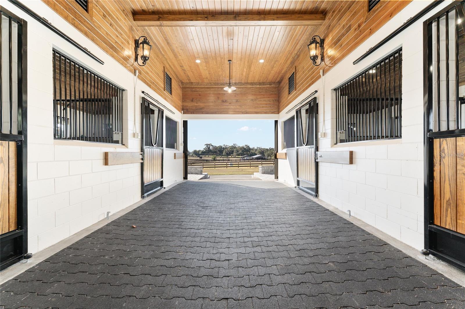 11408 N MAGNOLIA AVE, OCALA, FL, 34475