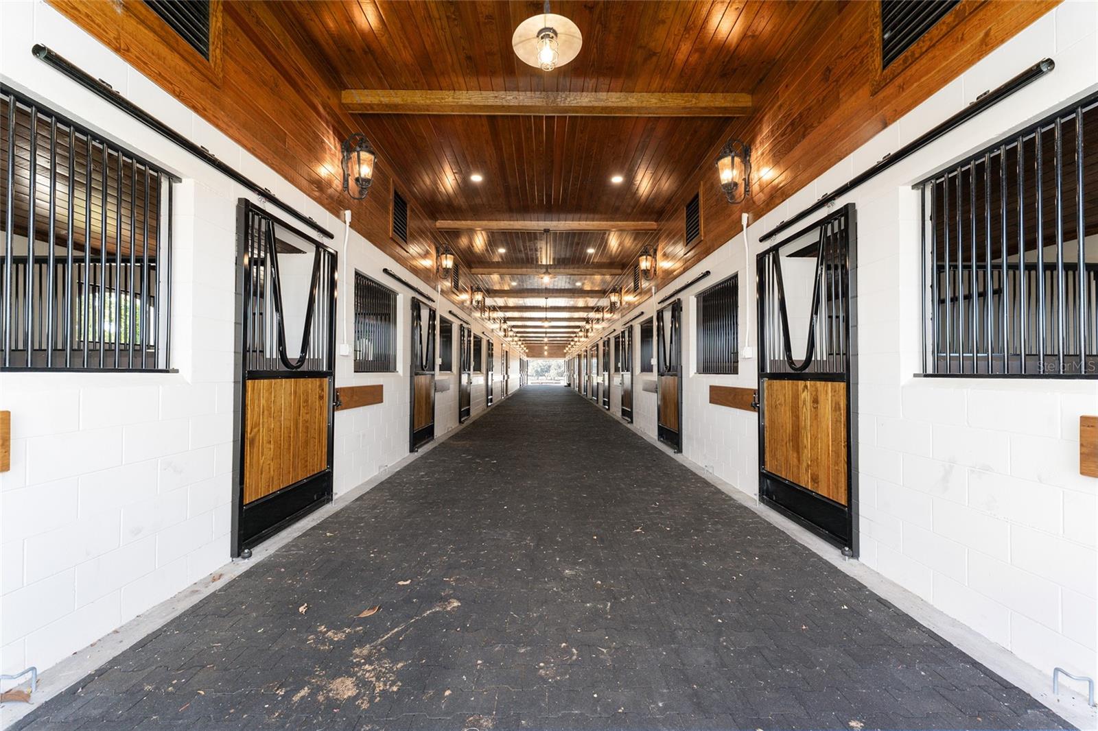 11408 N MAGNOLIA AVE, OCALA, FL, 34475