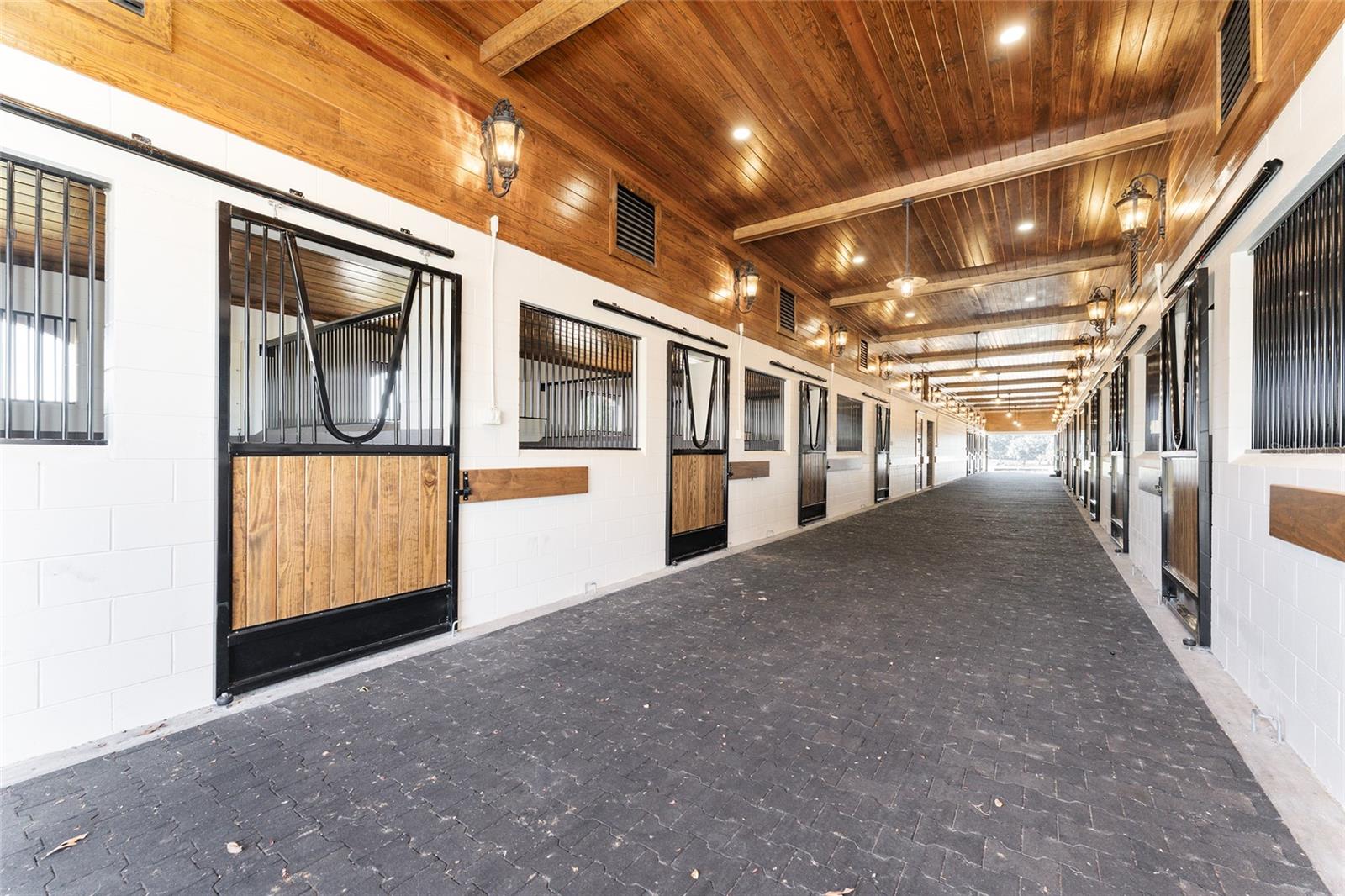 11408 N MAGNOLIA AVE, OCALA, FL, 34475