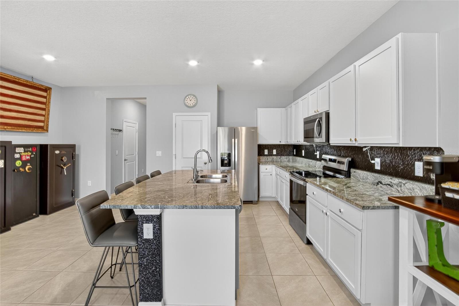 5055 CAPTAIN DAVIS DR, WIMAUMA, FL, 33598