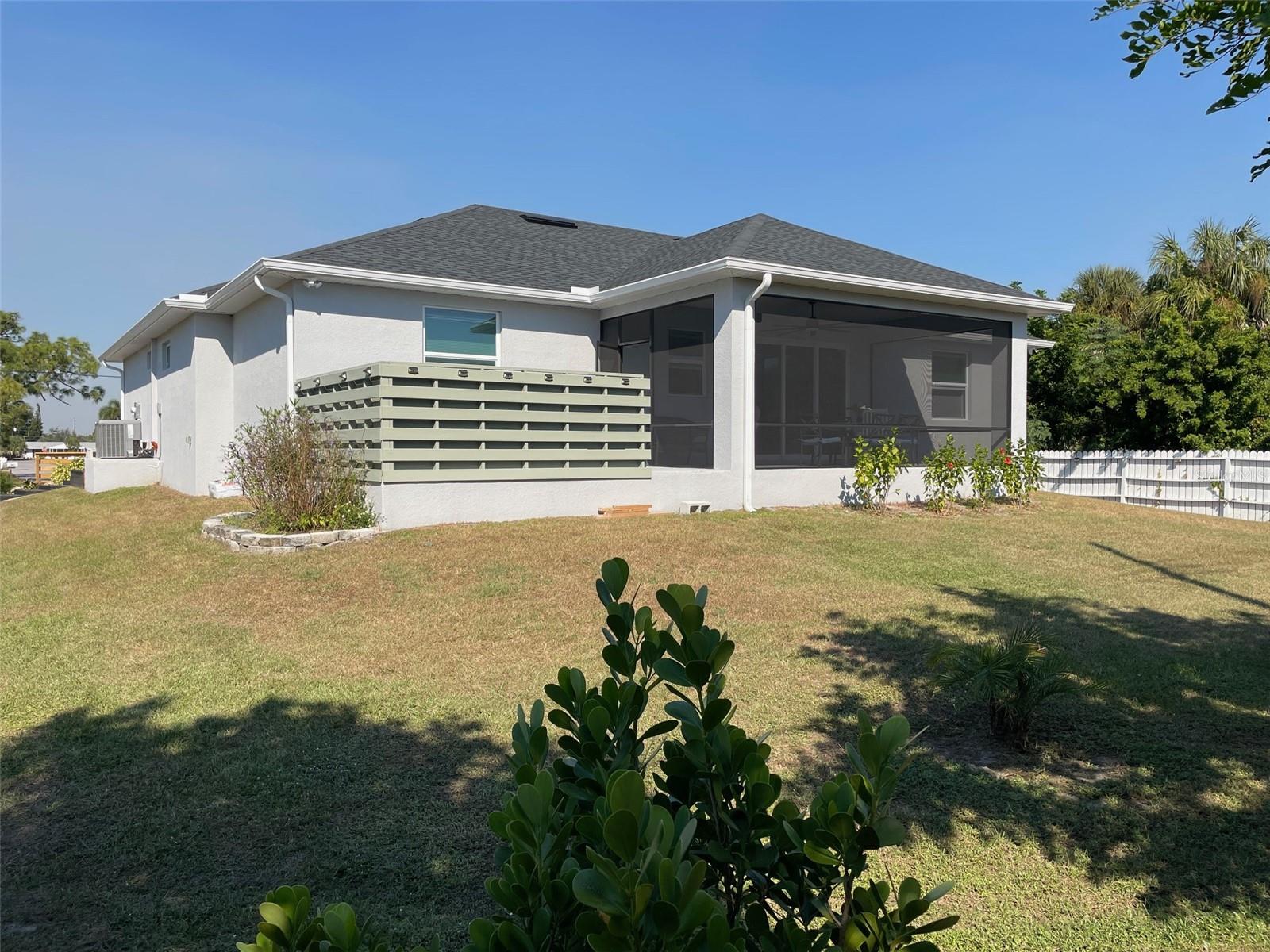 549 E TARPON BLVD NW, PORT CHARLOTTE, FL, 33952