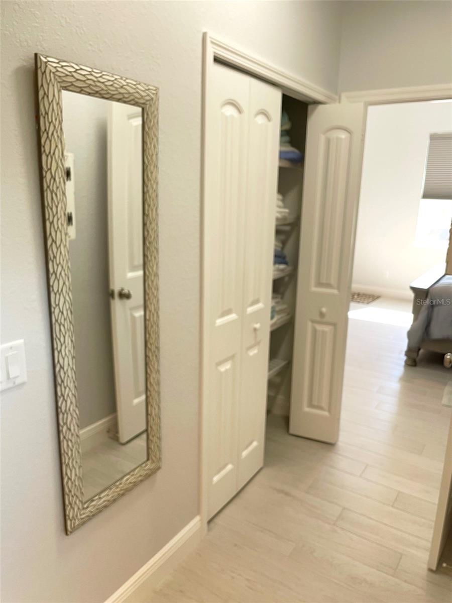 549 E TARPON BLVD NW, PORT CHARLOTTE, FL, 33952