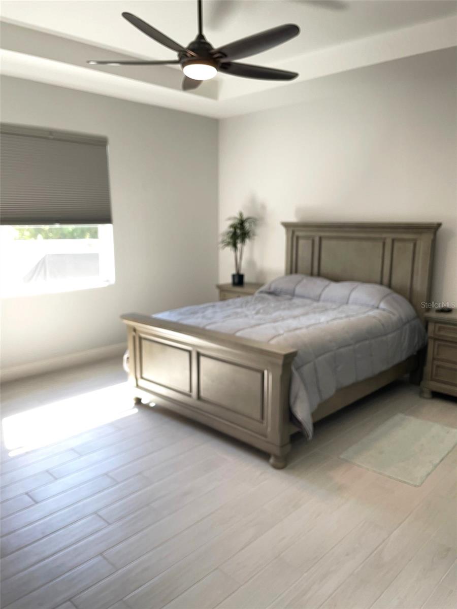 549 E TARPON BLVD NW, PORT CHARLOTTE, FL, 33952