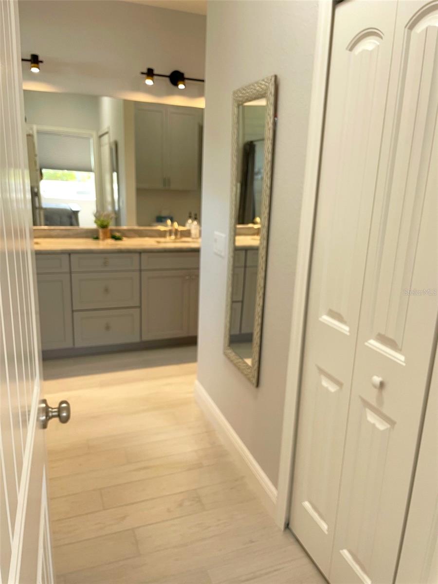 549 E TARPON BLVD NW, PORT CHARLOTTE, FL, 33952