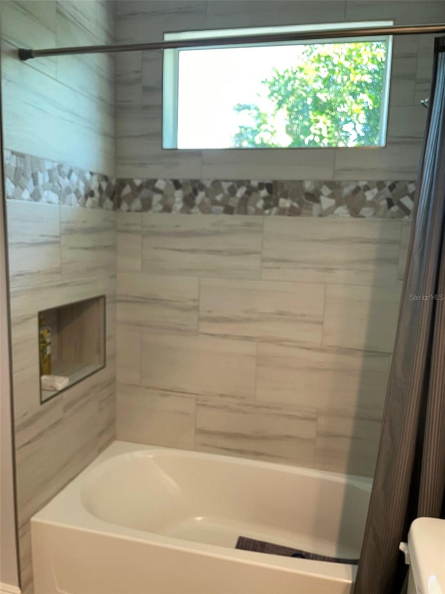 549 E TARPON BLVD NW, PORT CHARLOTTE, FL, 33952