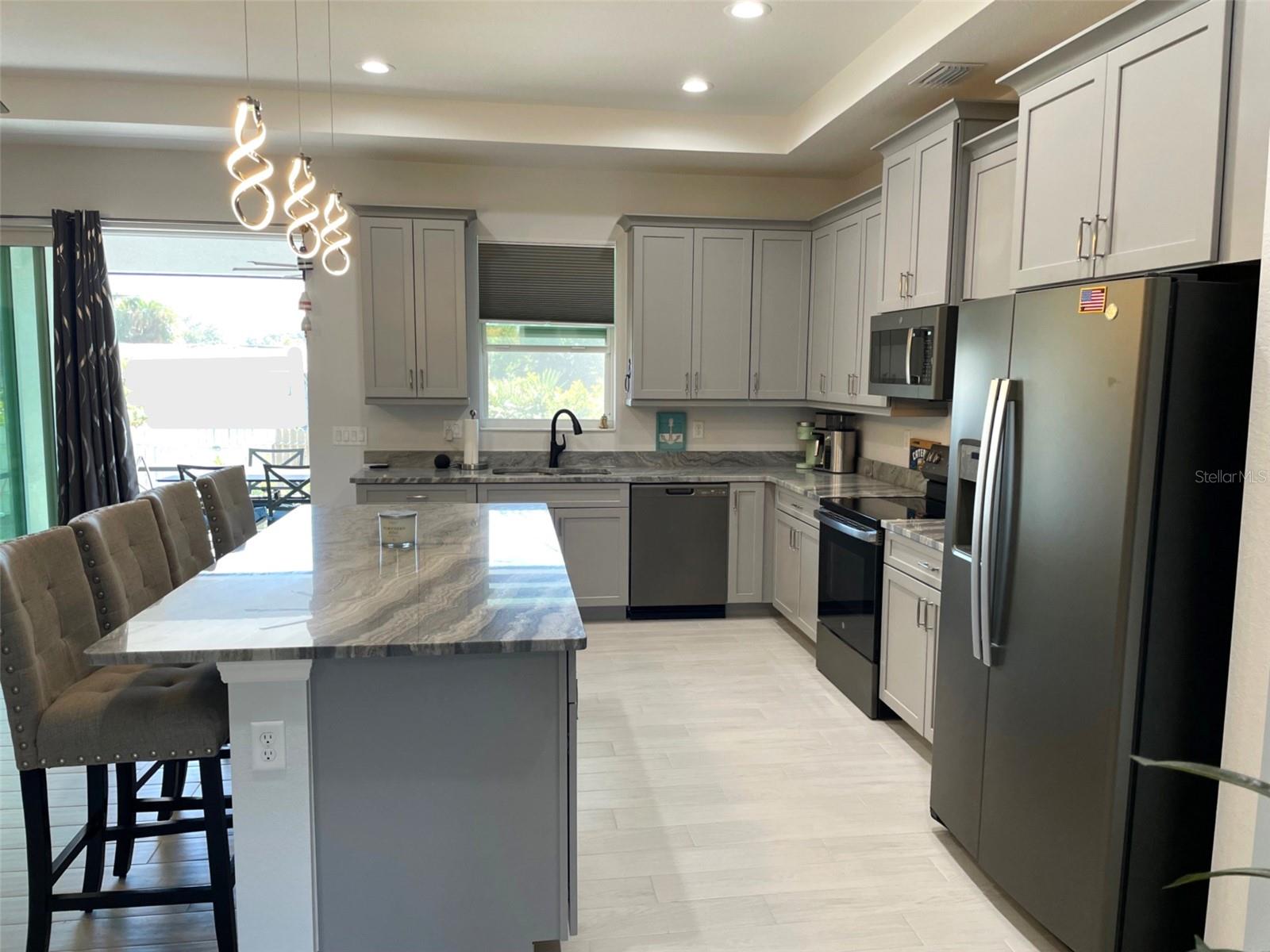 549 E TARPON BLVD NW, PORT CHARLOTTE, FL, 33952