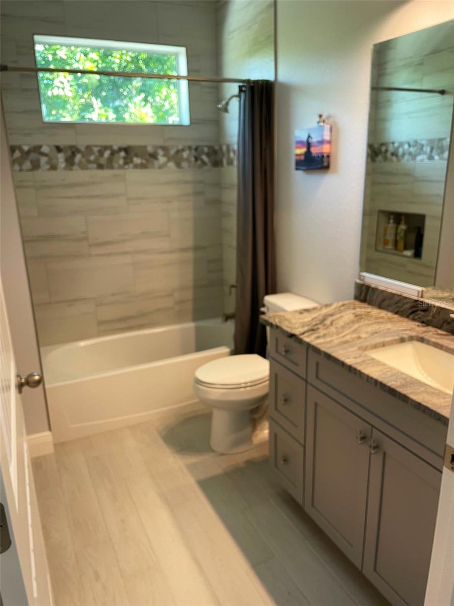 549 E TARPON BLVD NW, PORT CHARLOTTE, FL, 33952