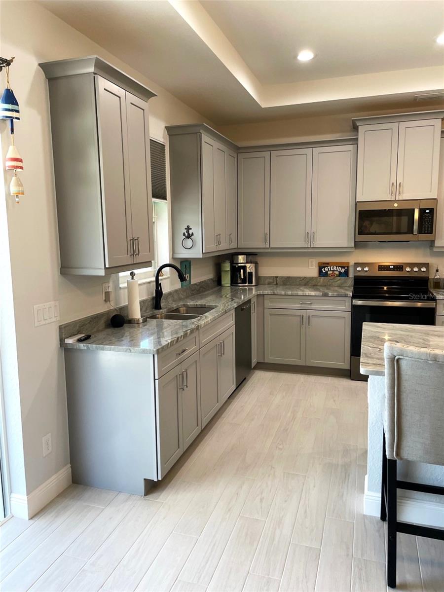 549 E TARPON BLVD NW, PORT CHARLOTTE, FL, 33952