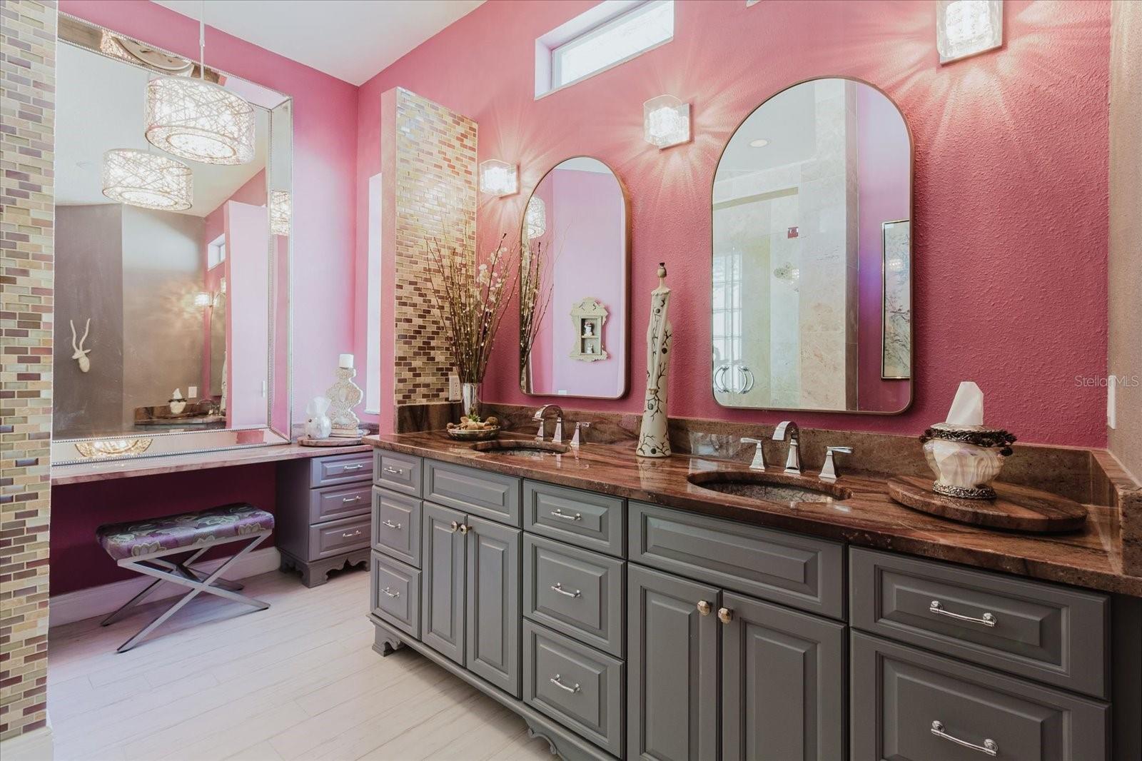 13510 WESTSHIRE DR, TAMPA, FL, 33618