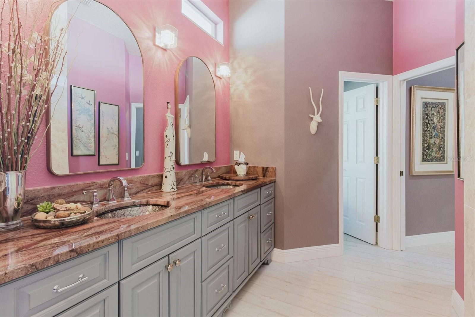 13510 WESTSHIRE DR, TAMPA, FL, 33618