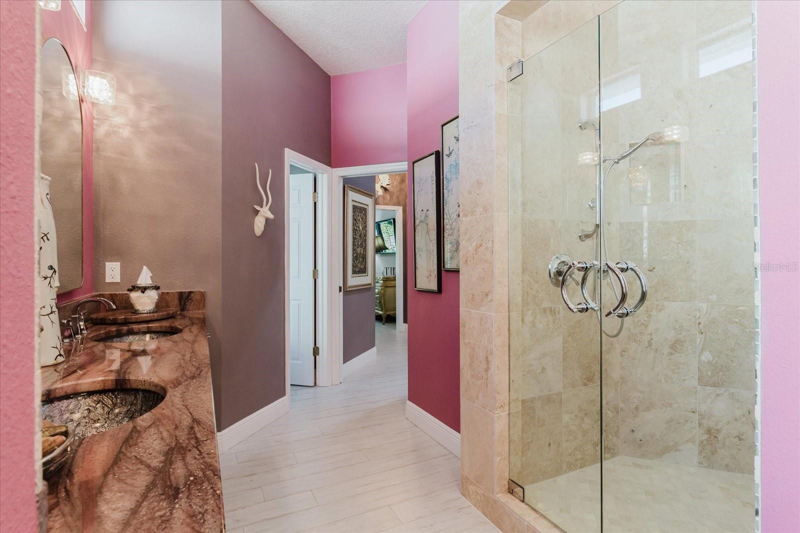 13510 WESTSHIRE DR, TAMPA, FL, 33618