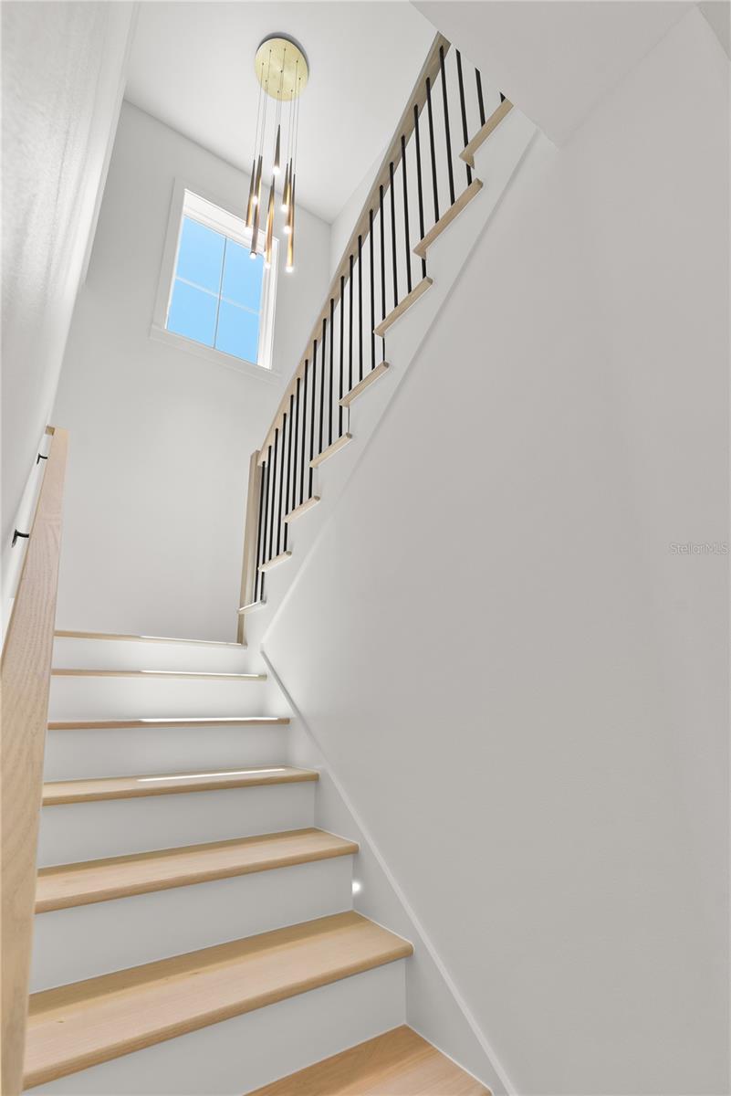 921 12TH ST N, ST PETERSBURG, FL, 33705