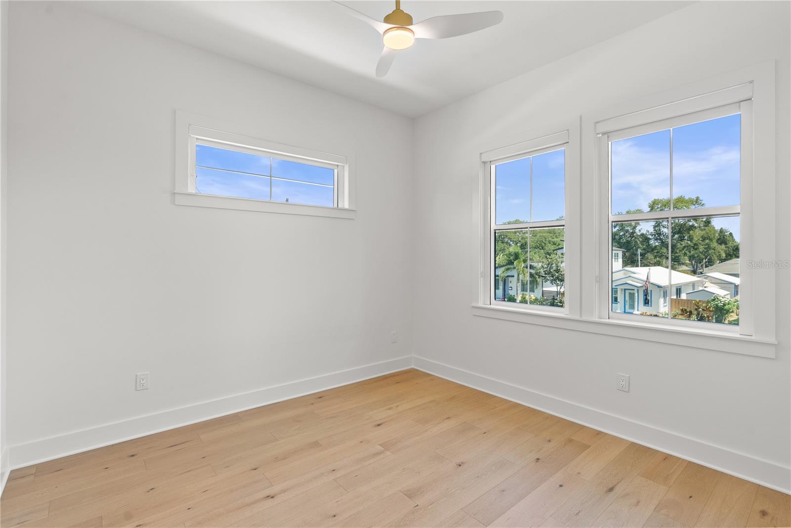 921 12TH ST N, ST PETERSBURG, FL, 33705