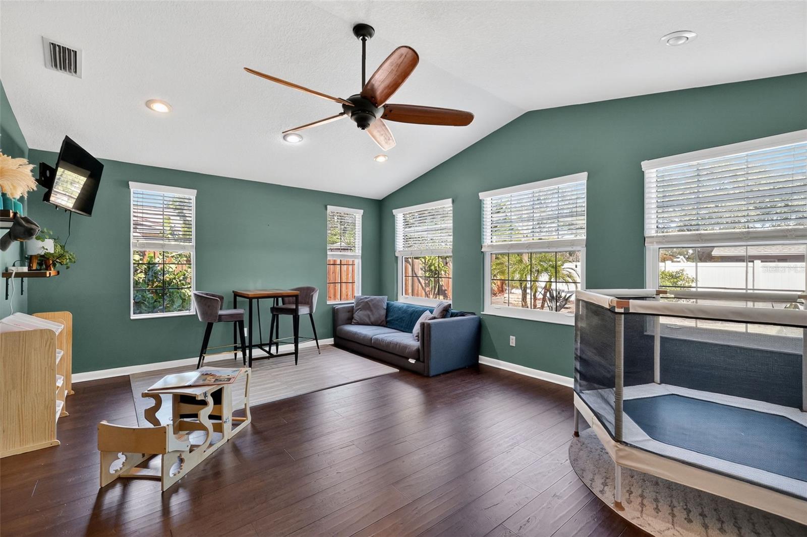 145 ESSEX DR, LONGWOOD, FL, 32779