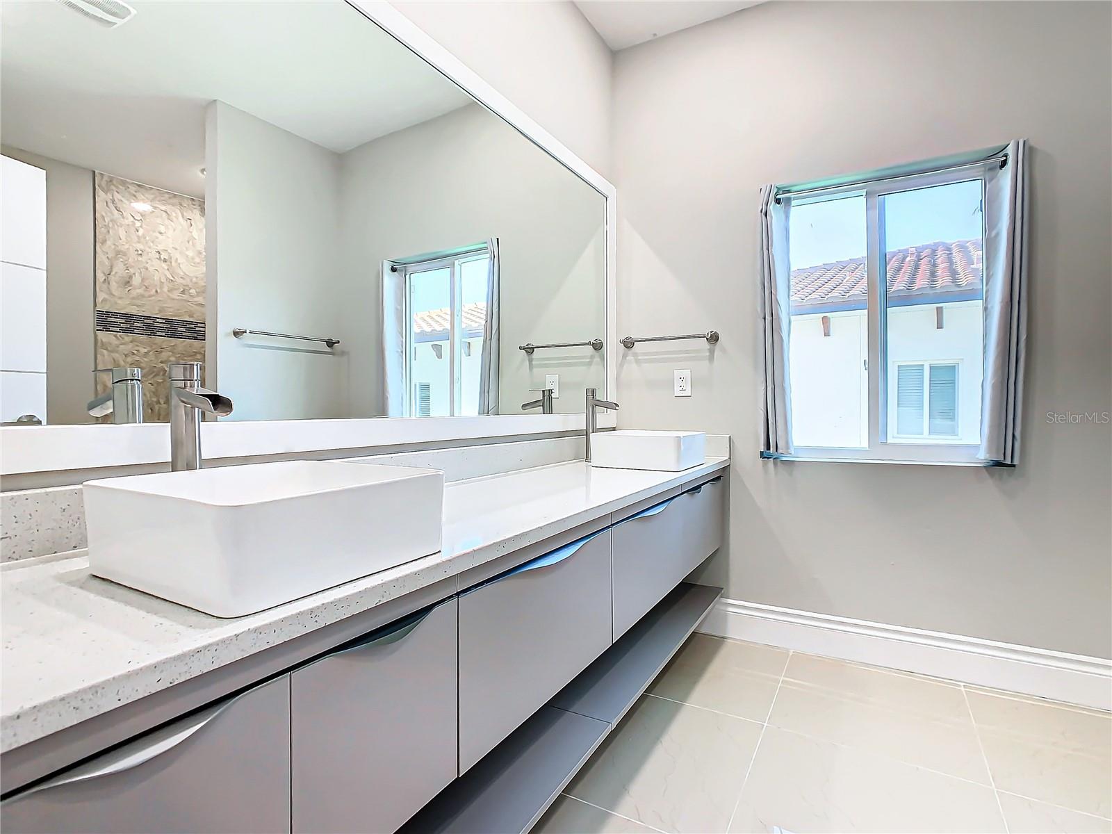 2000 GREENBRIAR TER, DAVENPORT, FL, 33837