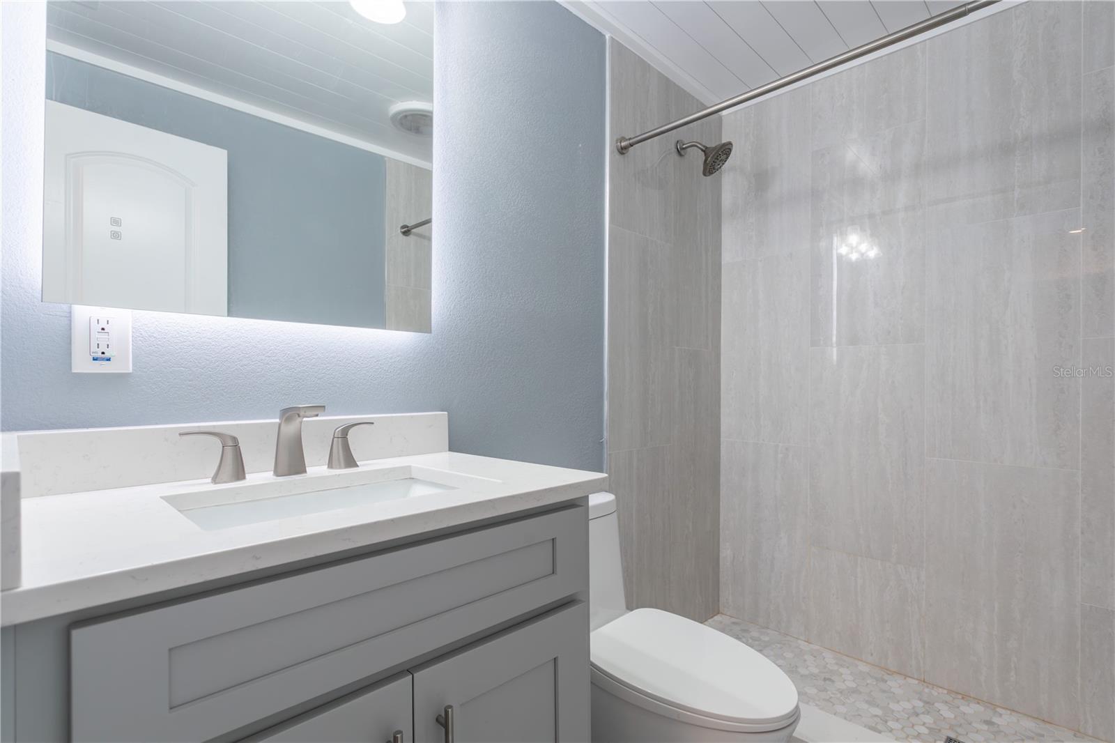 2021 VALLEY DR, DUNEDIN, FL, 34698