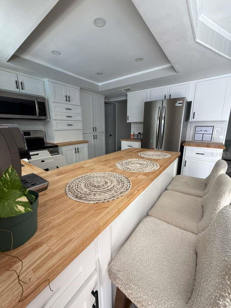 2021 VALLEY DR, DUNEDIN, FL, 34698