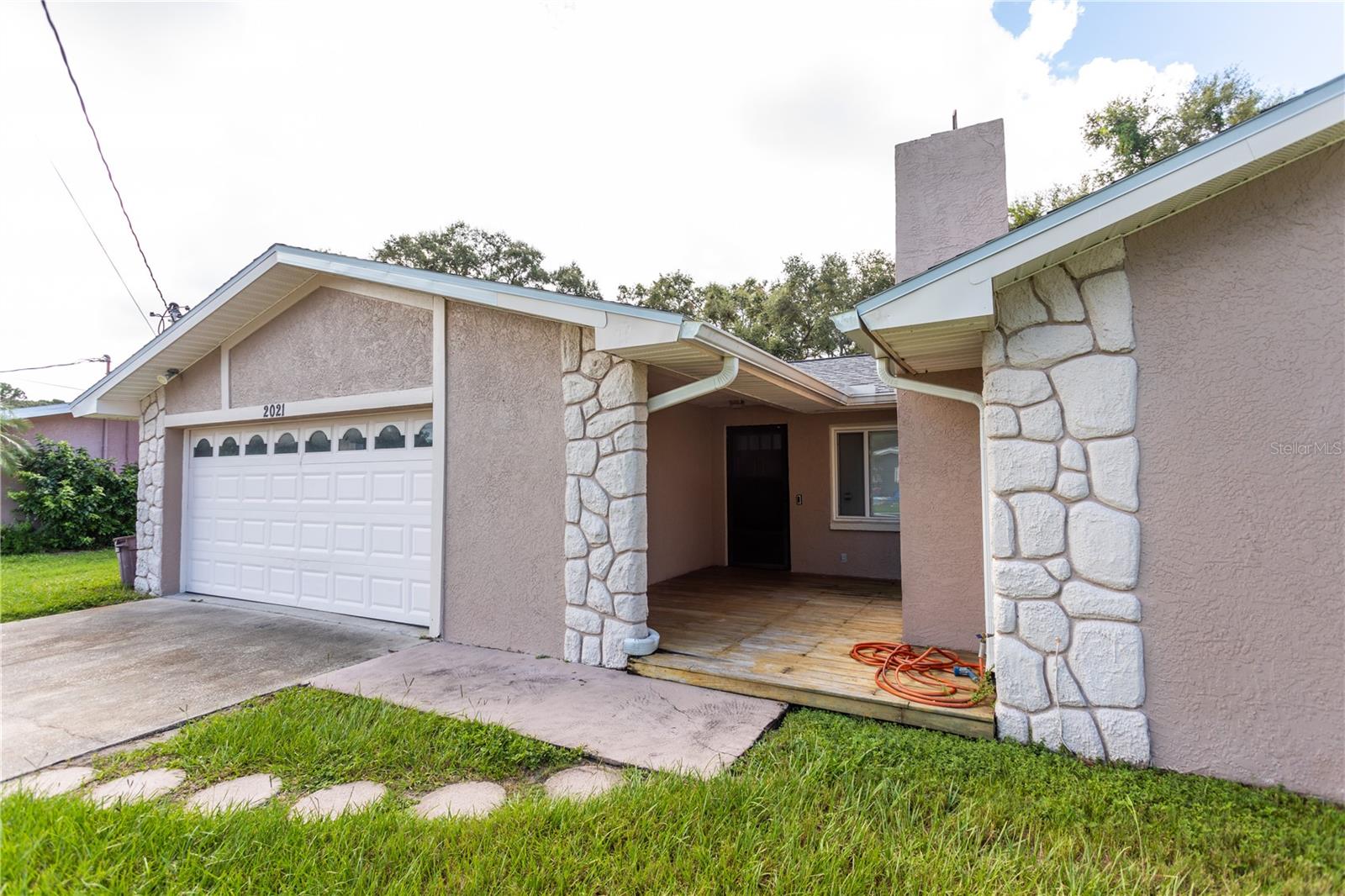 2021 VALLEY DR, DUNEDIN, FL, 34698