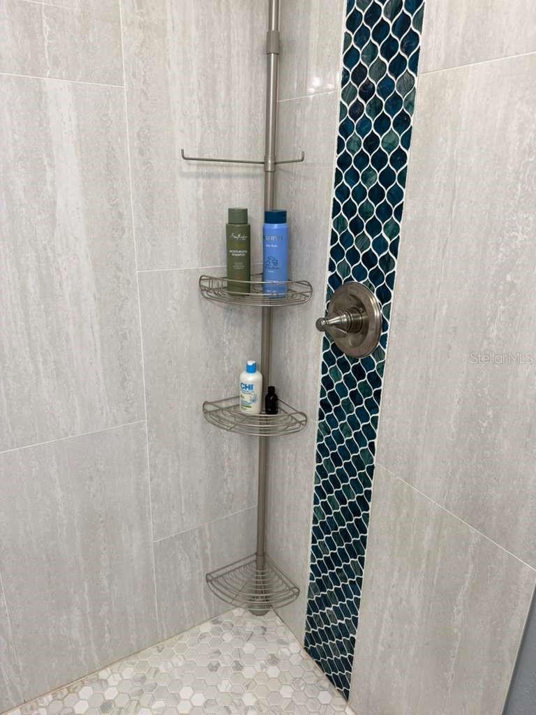 2021 VALLEY DR, DUNEDIN, FL, 34698