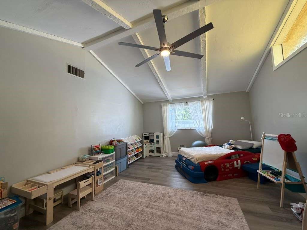 2021 VALLEY DR, DUNEDIN, FL, 34698