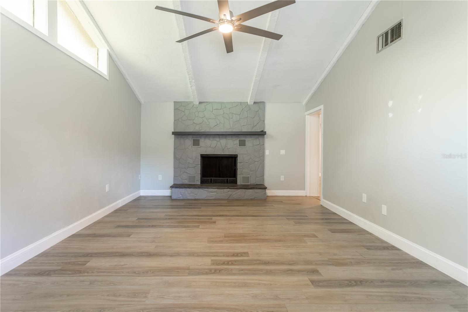 2021 VALLEY DR, DUNEDIN, FL, 34698