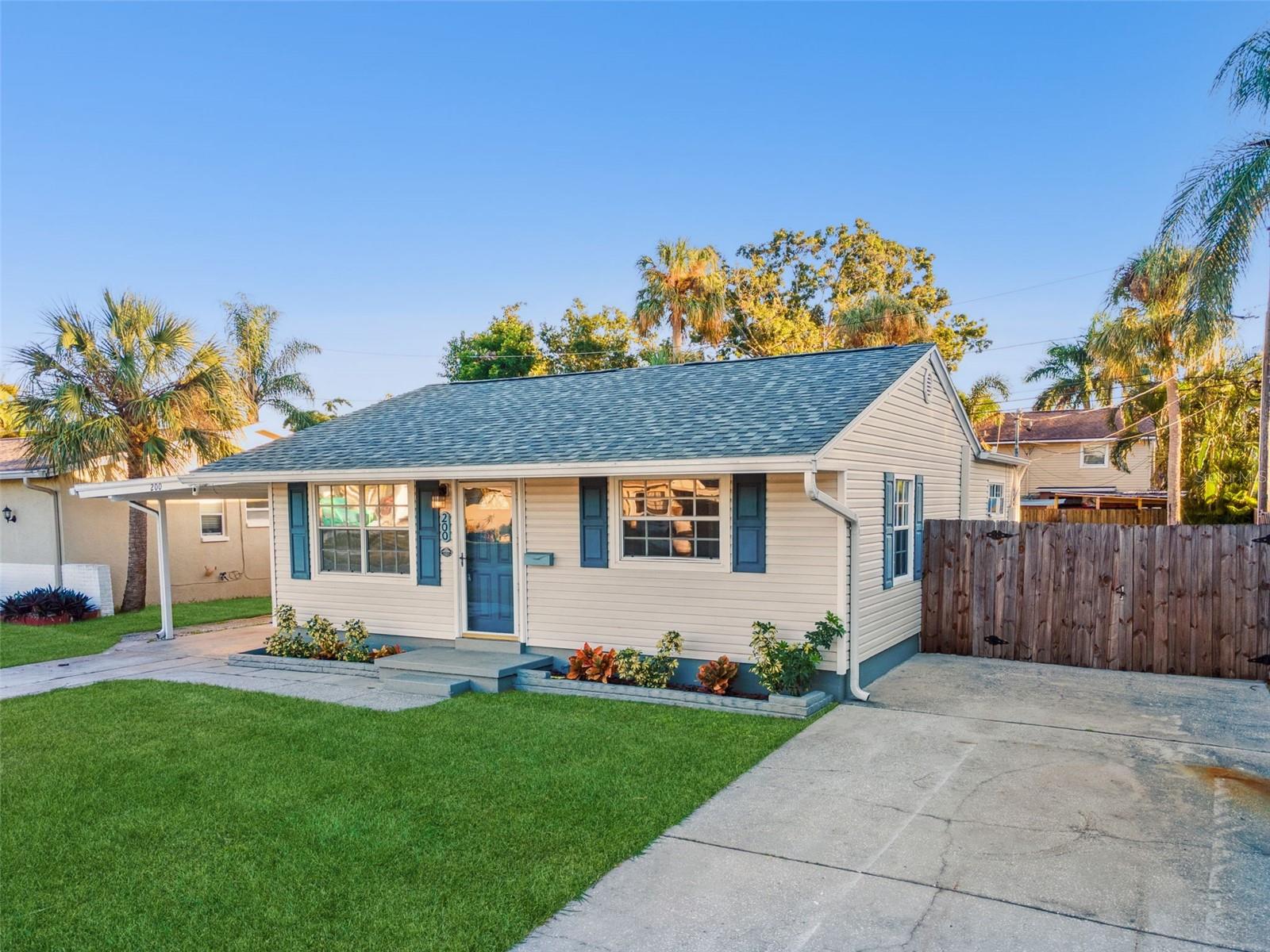 200 82ND AVE N, ST PETERSBURG, FL, 33702