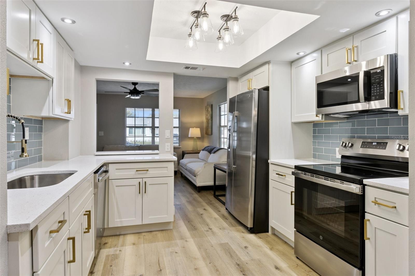 200 82ND AVE N, ST PETERSBURG, FL, 33702