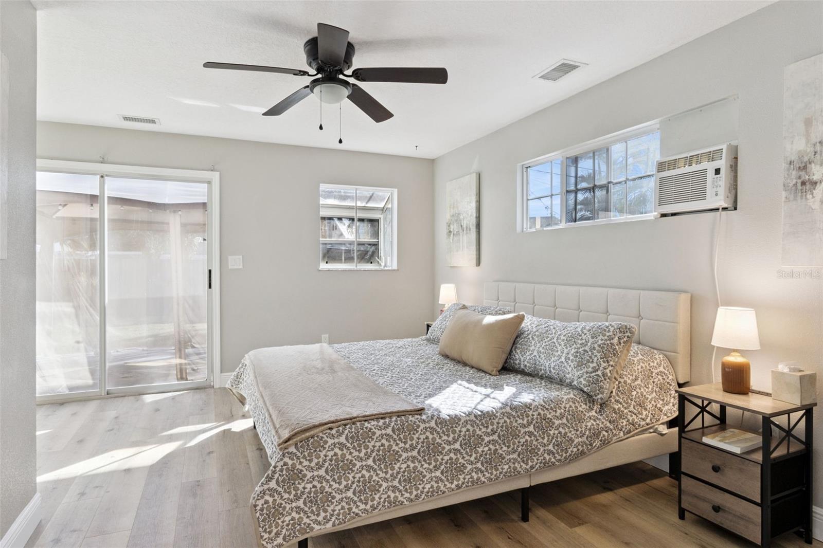 200 82ND AVE N, ST PETERSBURG, FL, 33702