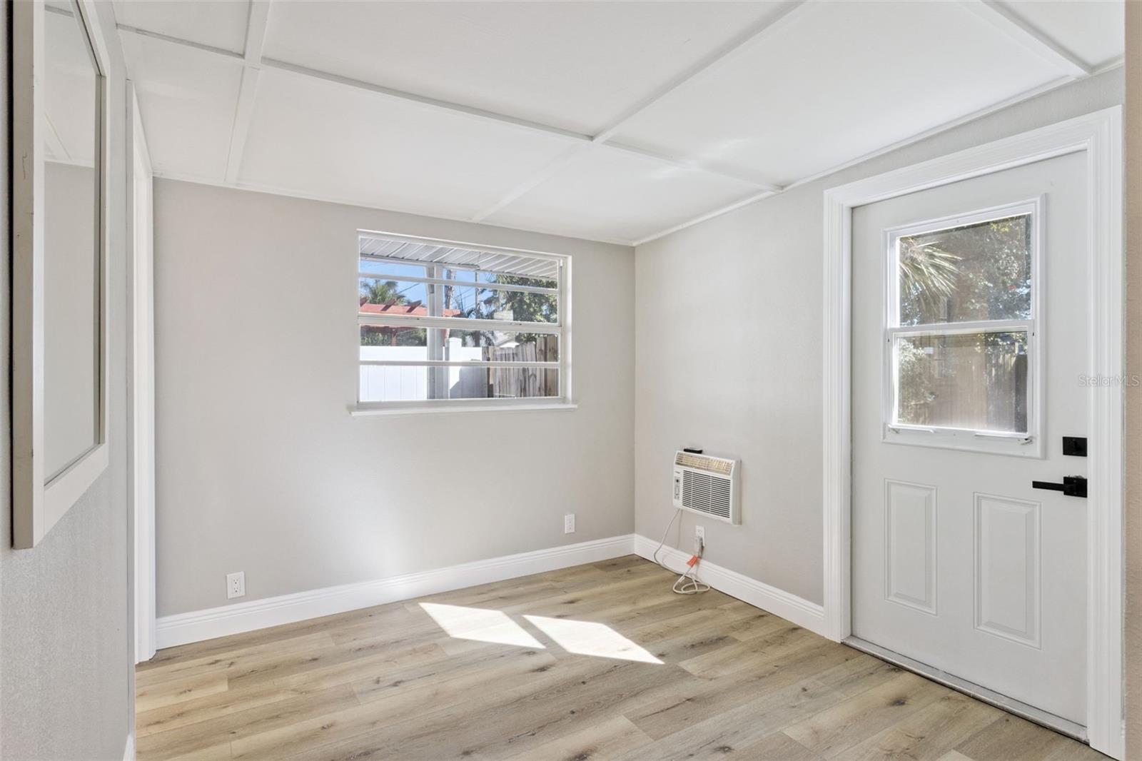 200 82ND AVE N, ST PETERSBURG, FL, 33702