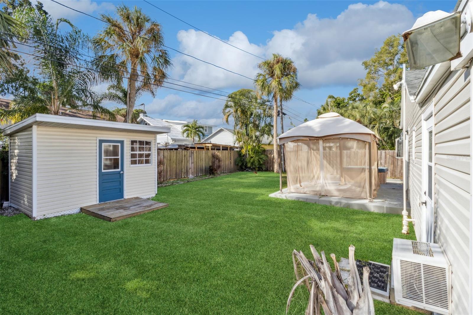 200 82ND AVE N, ST PETERSBURG, FL, 33702