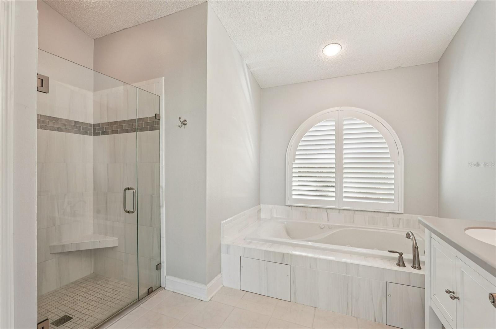 3821 GARDEN LAKES ESTATES DR, BRADENTON, FL, 34203