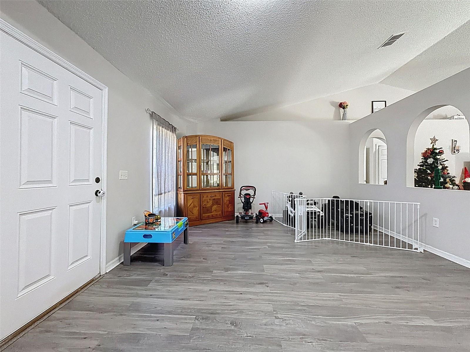 16061 CAVE SWALLOW RD, BROOKSVILLE, FL, 34614