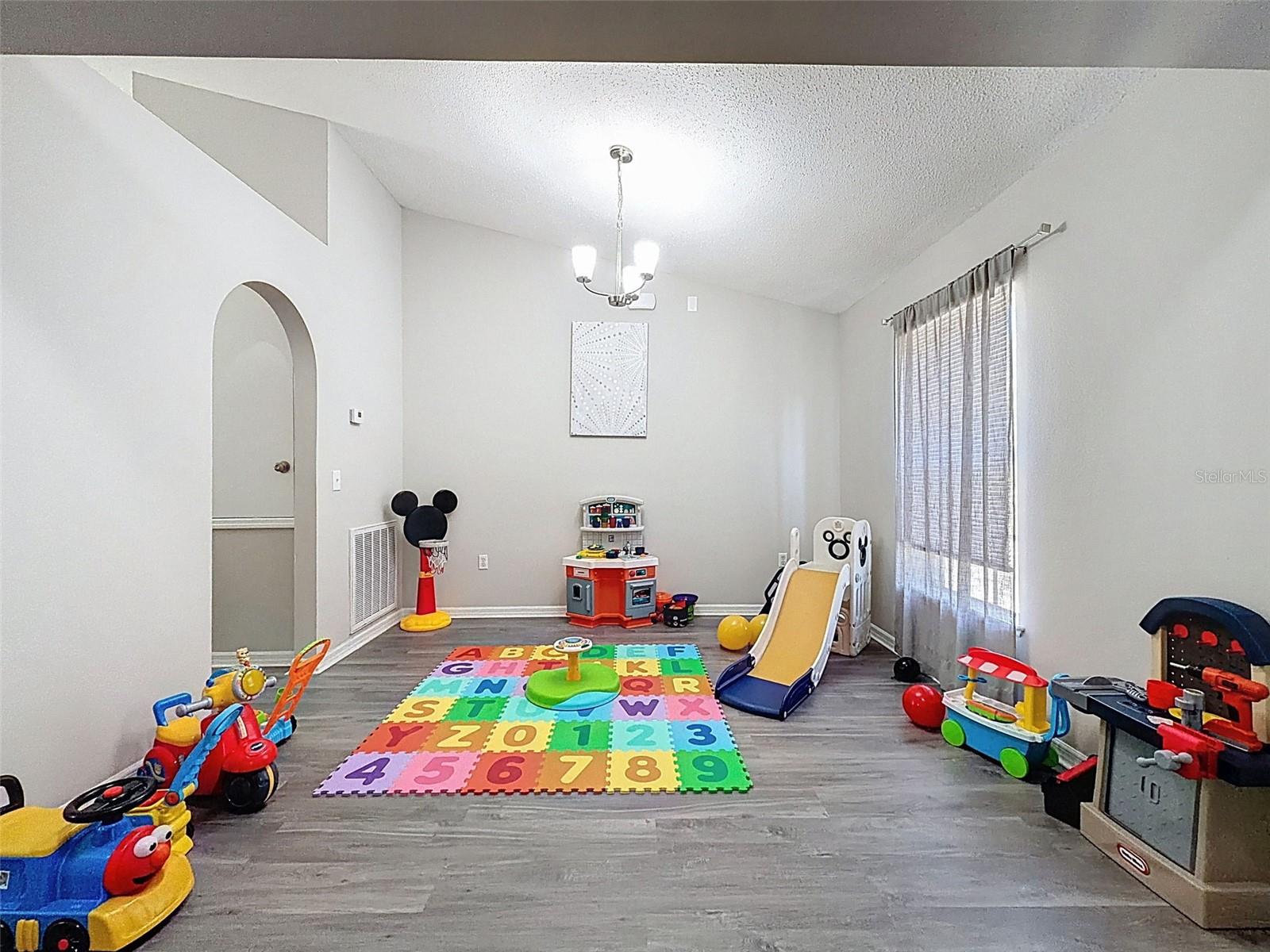 16061 CAVE SWALLOW RD, BROOKSVILLE, FL, 34614