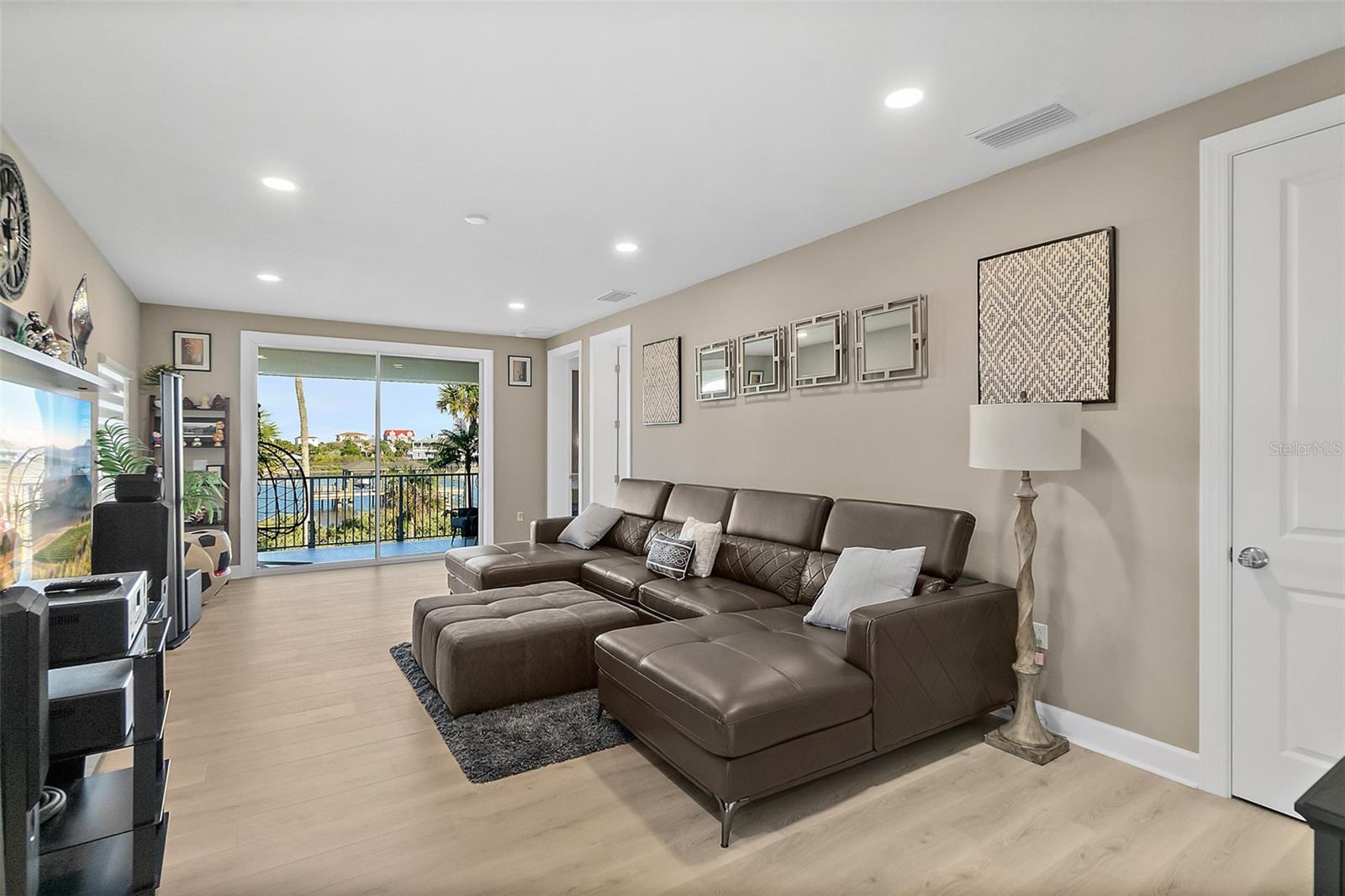 54 N RIVERWALK DR, PALM COAST, FL, 32137