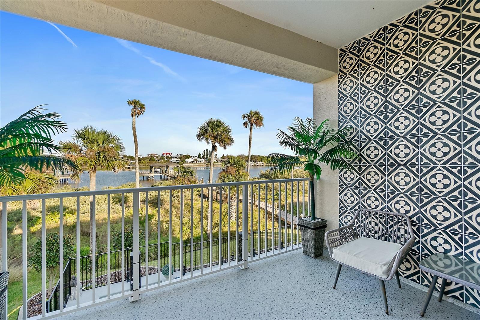 54 N RIVERWALK DR, PALM COAST, FL, 32137