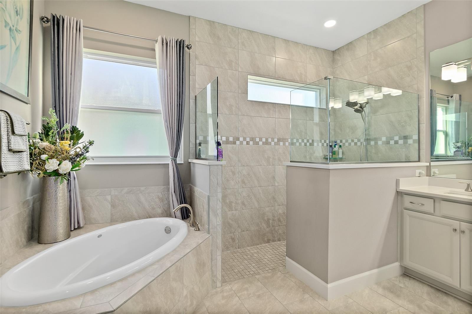 54 N RIVERWALK DR, PALM COAST, FL, 32137