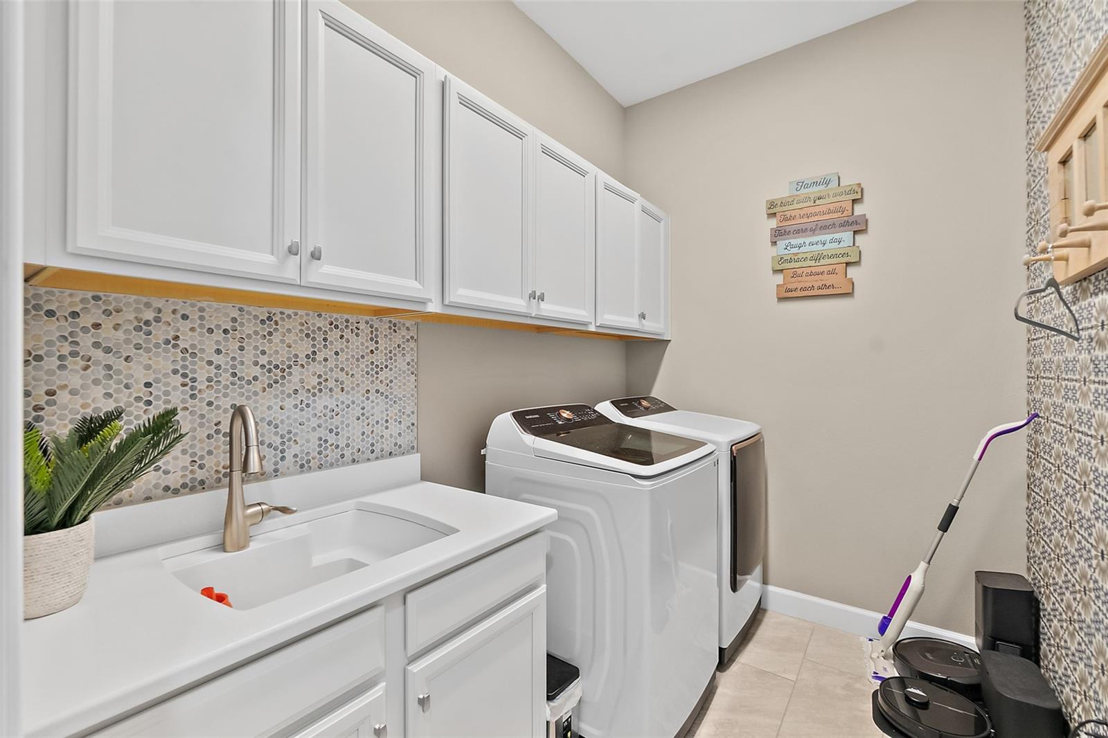 54 N RIVERWALK DR, PALM COAST, FL, 32137