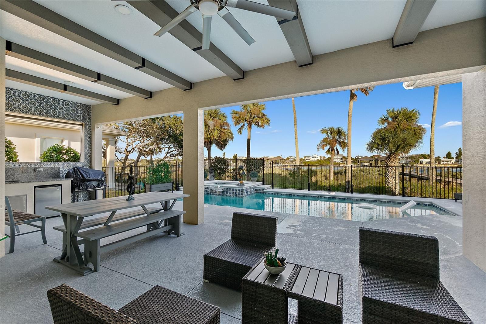 54 N RIVERWALK DR, PALM COAST, FL, 32137