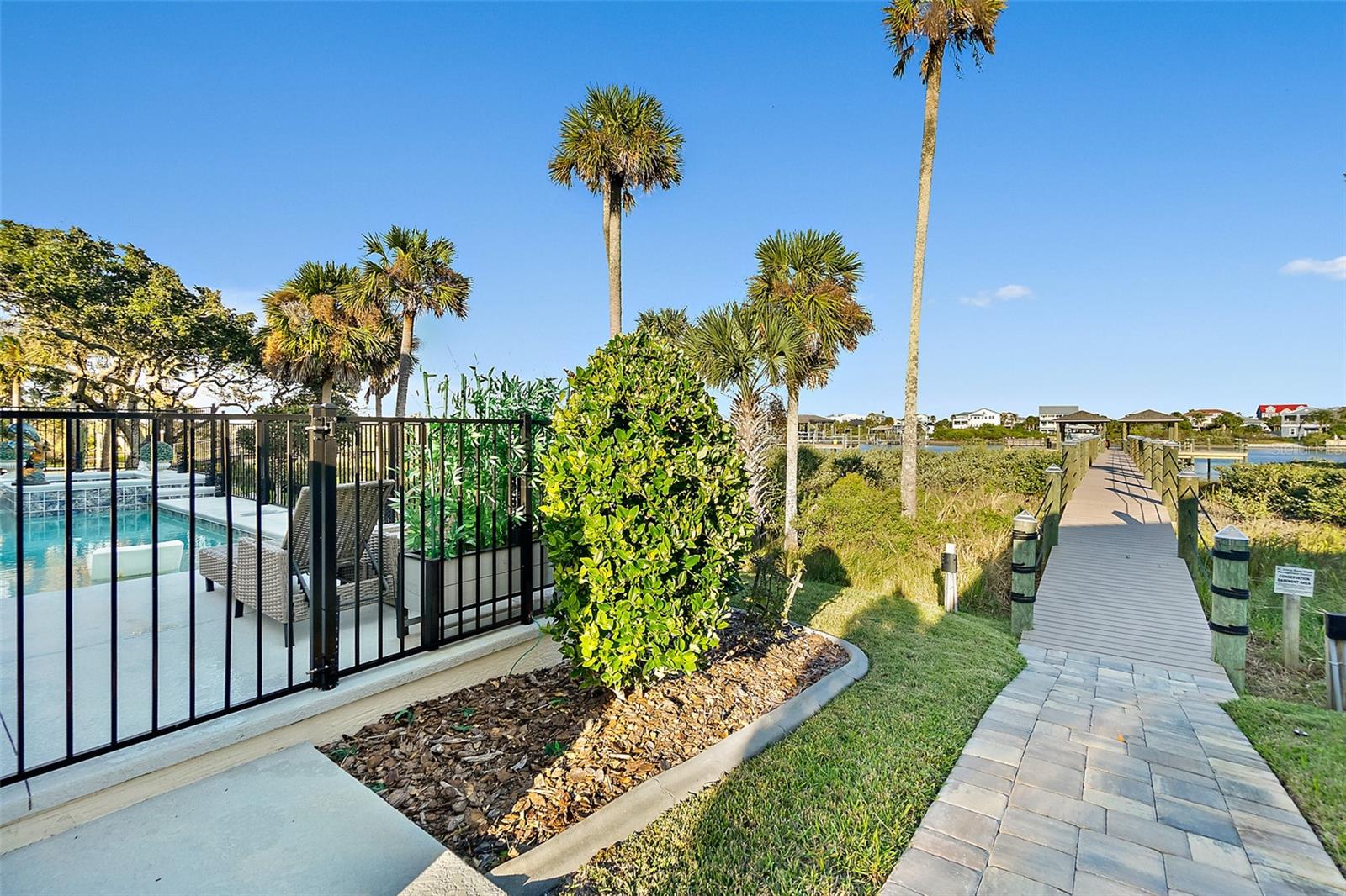 54 N RIVERWALK DR, PALM COAST, FL, 32137